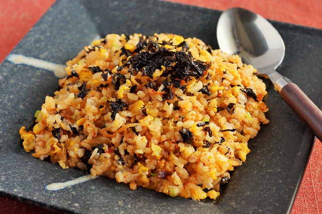 黒ばら海苔のキムチチャーハン